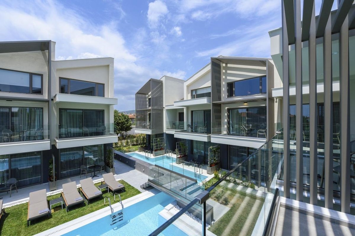 SERENITY SUITES HALKIDIKI