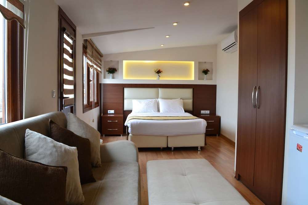 Seven Days Hotel 2