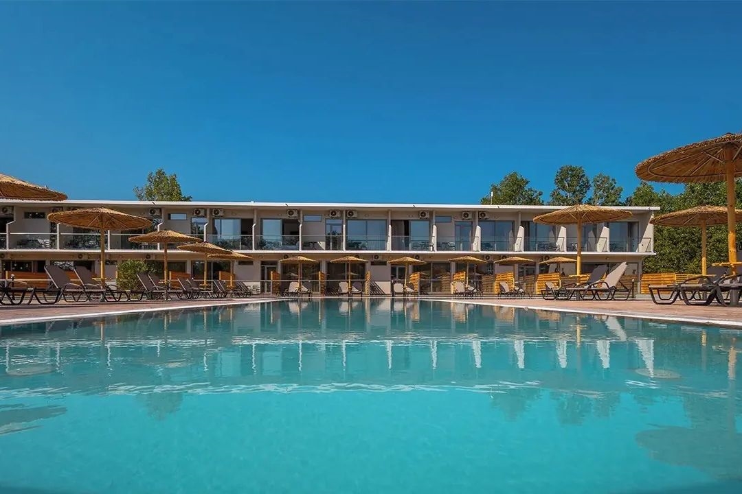 BLUE WATER RESORT 3