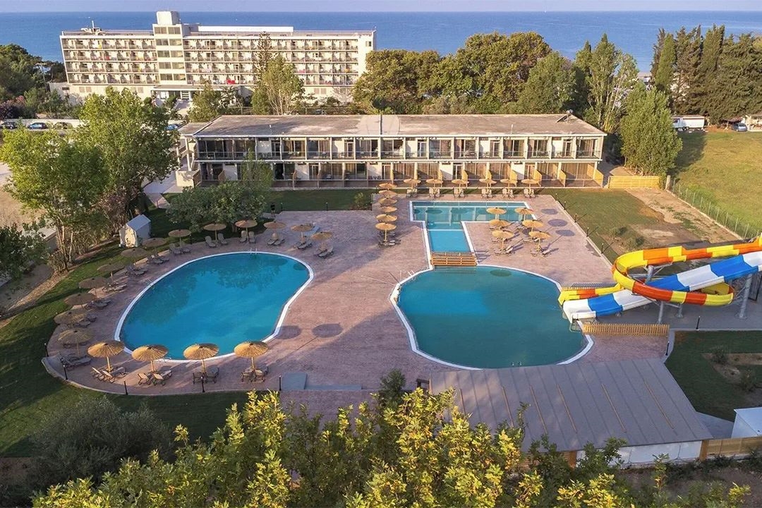 BLUE WATER RESORT 5