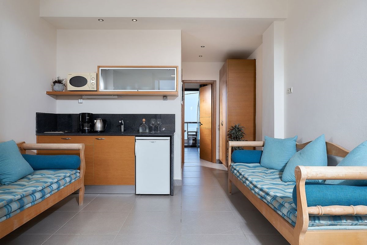CRETECO HOTEL & SUITES 2
