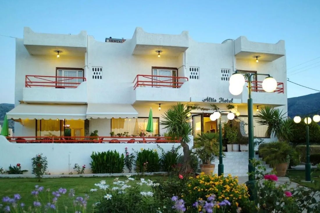 ALTIS HOTEL 4