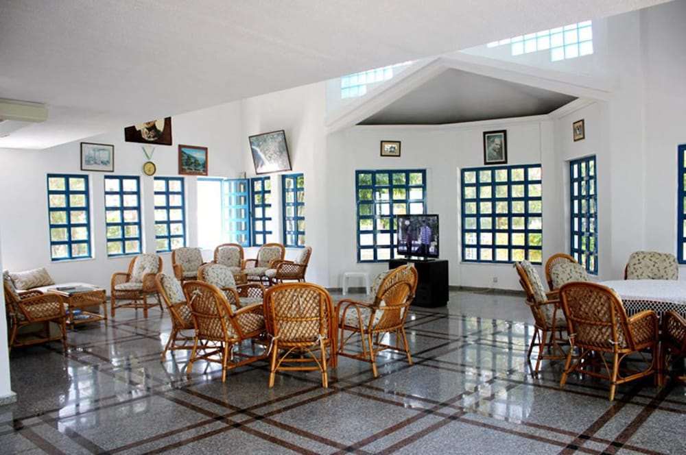 Aymes Hotel 4