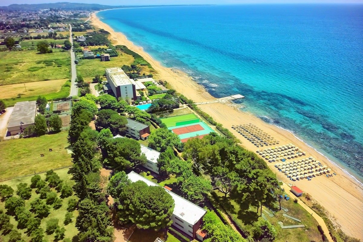 NINOS GRAND BEACH HOTEL & RESORT 3