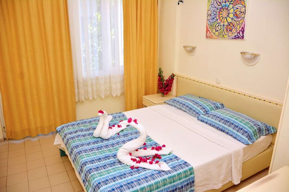 Avisos Hotel & Apartments 4