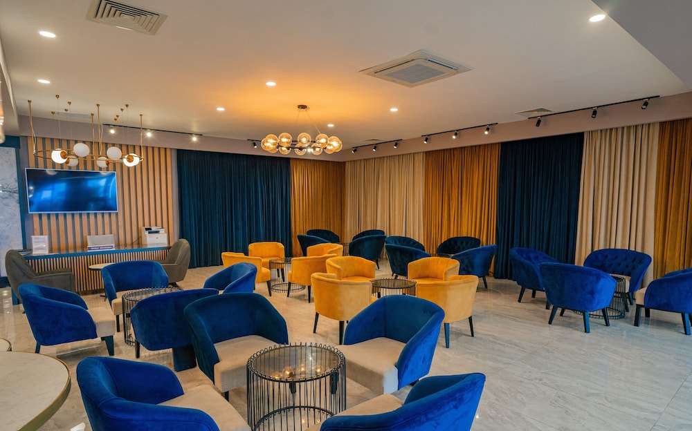 Pokaż wszystkie zdjęcia