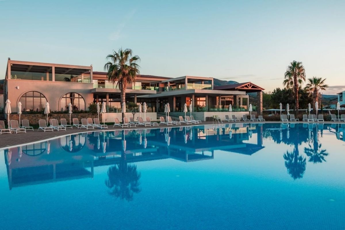 ALMYROS BEACH RESORT & SPA 2