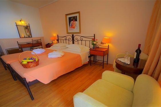 ELEA BEACH HOTEL 4