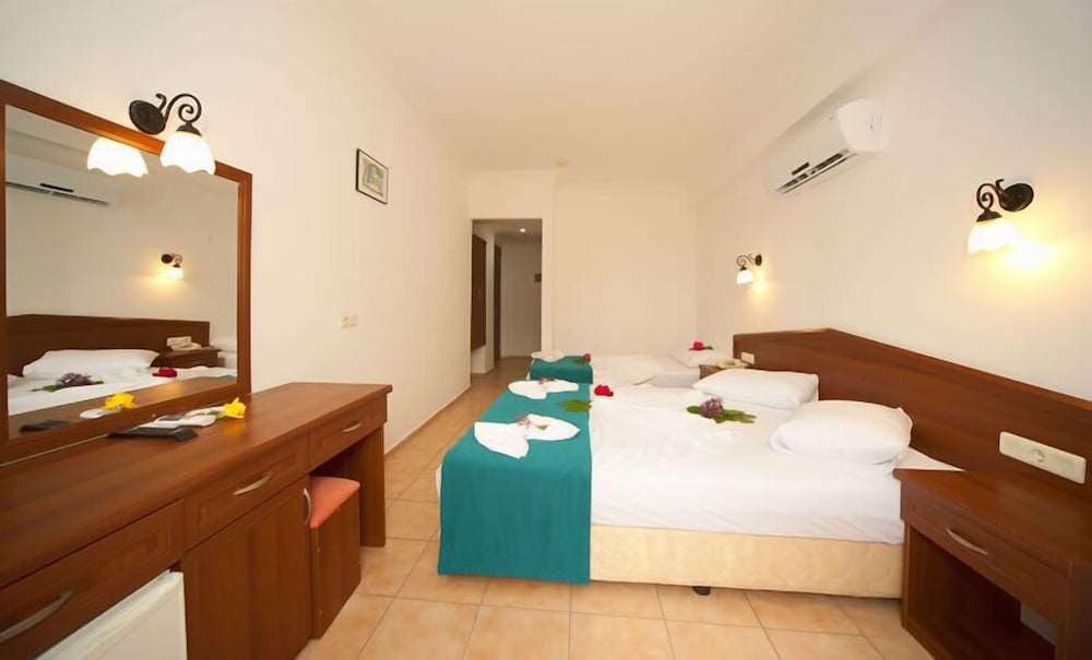 White Otel 2