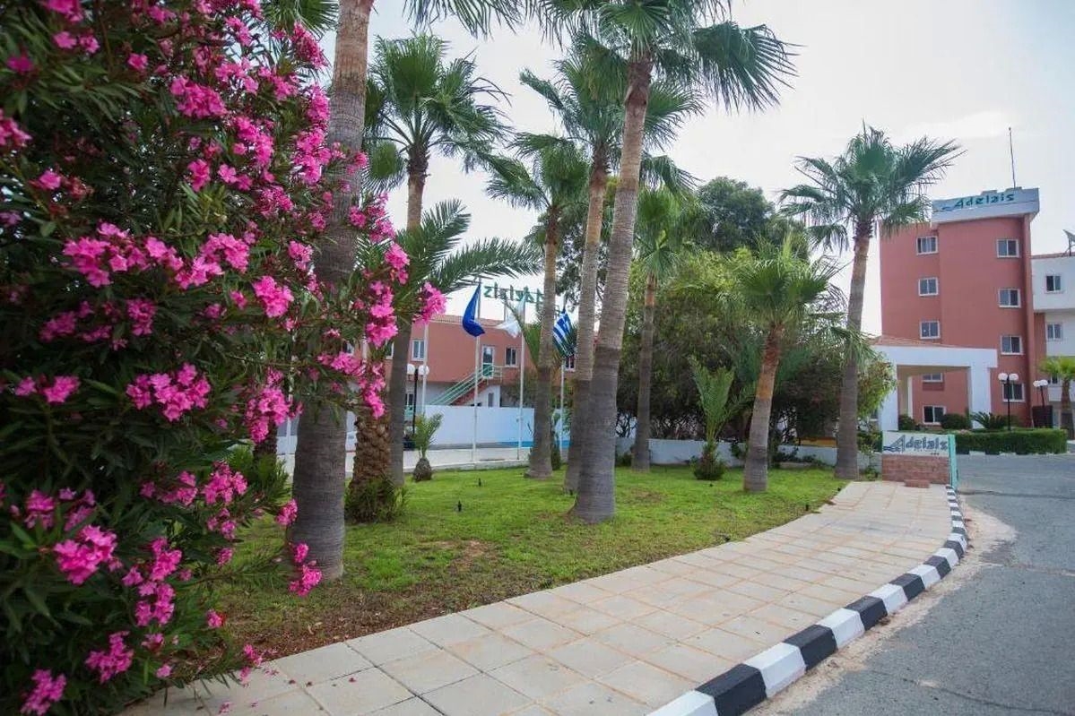 ADELAIS HOTEL 4