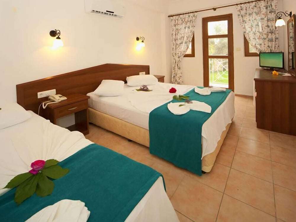 White Otel 3