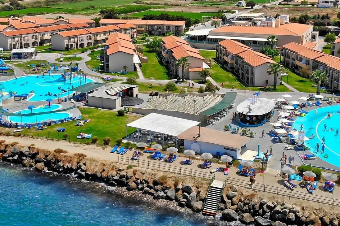 WHITE OLIVE MARINE AQUAPARK 2