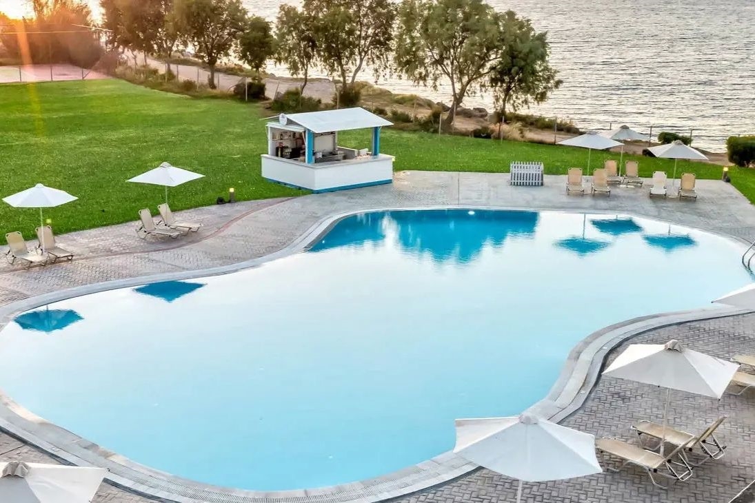 WHITE OLIVE MARINE AQUAPARK 3