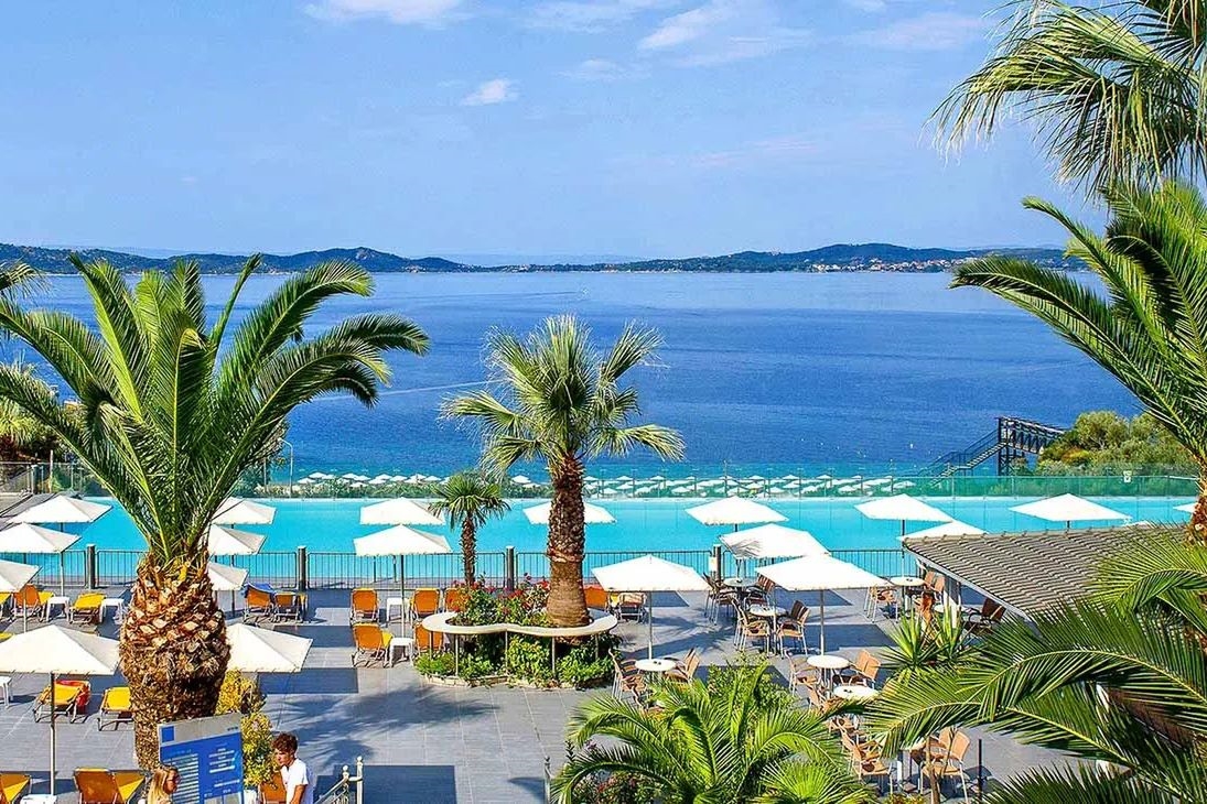 AKRATHOS BEACH RESORT 3
