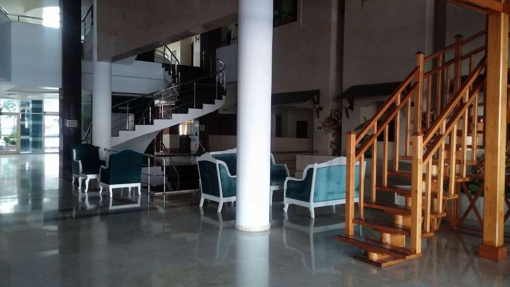 Valeri Beach Hotel 4