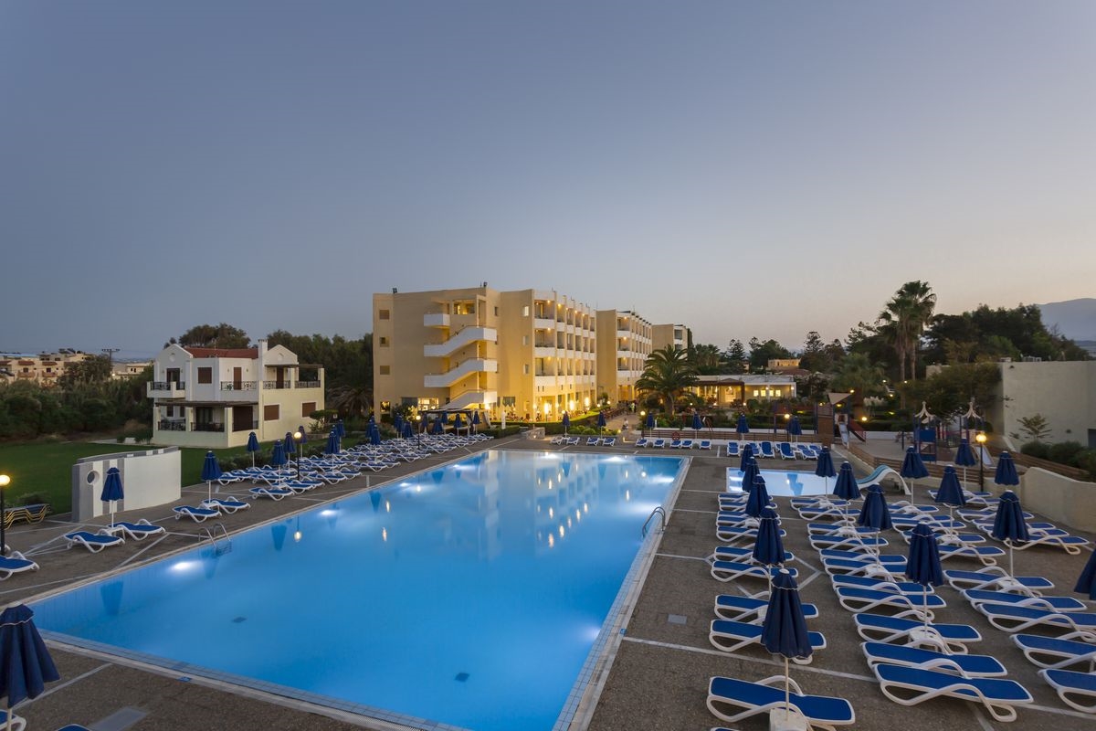DESSOLE DOLPHIN BAY RESORT 2
