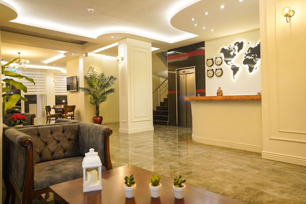 Aurasia Sea Side Hotel 4