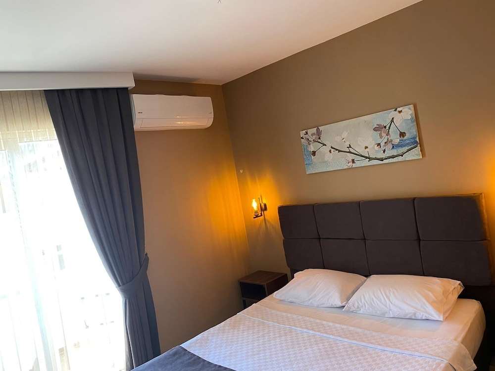 Avisos Hotel & Apartments 2