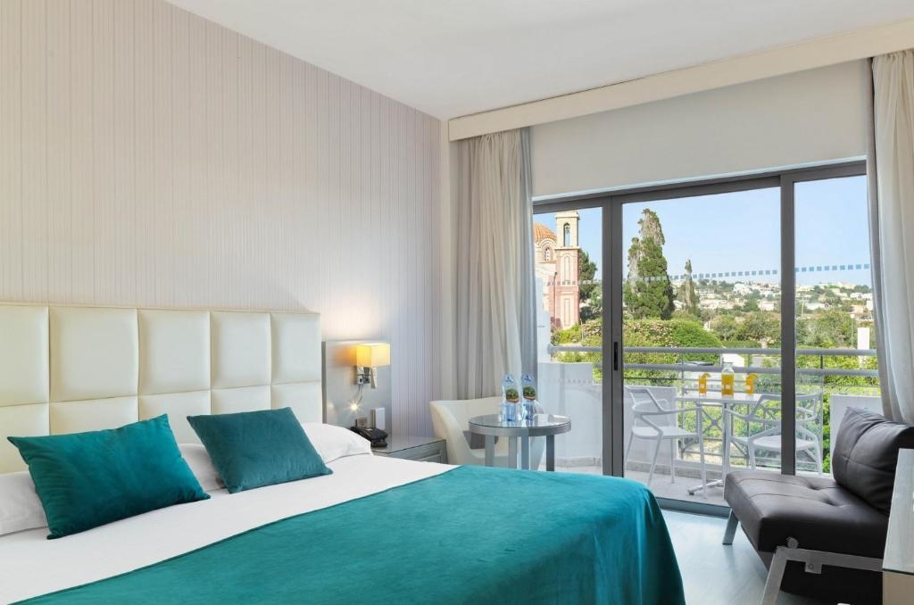 St George Beach Hotel & Spa Resort 4