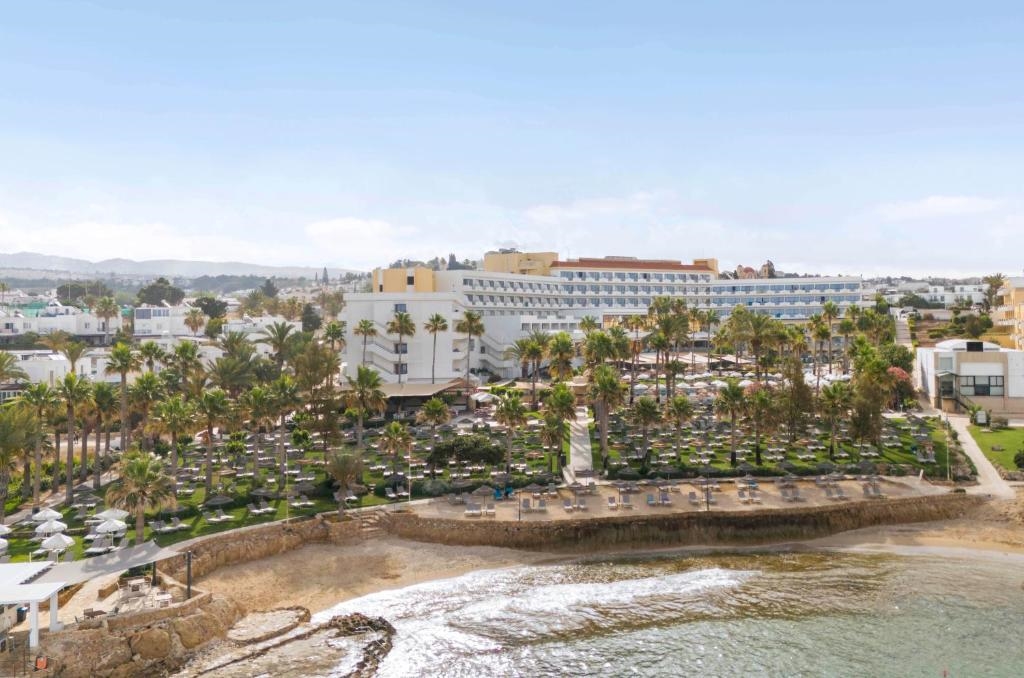 St George Beach Hotel & Spa Resort 5