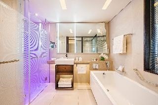 Four Seasons Hotel 3