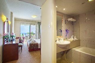 Aquamare Beach Hotel & Spa 5