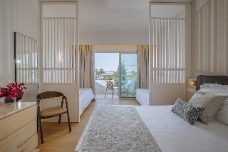 Golden Coast Beach Hotel 4