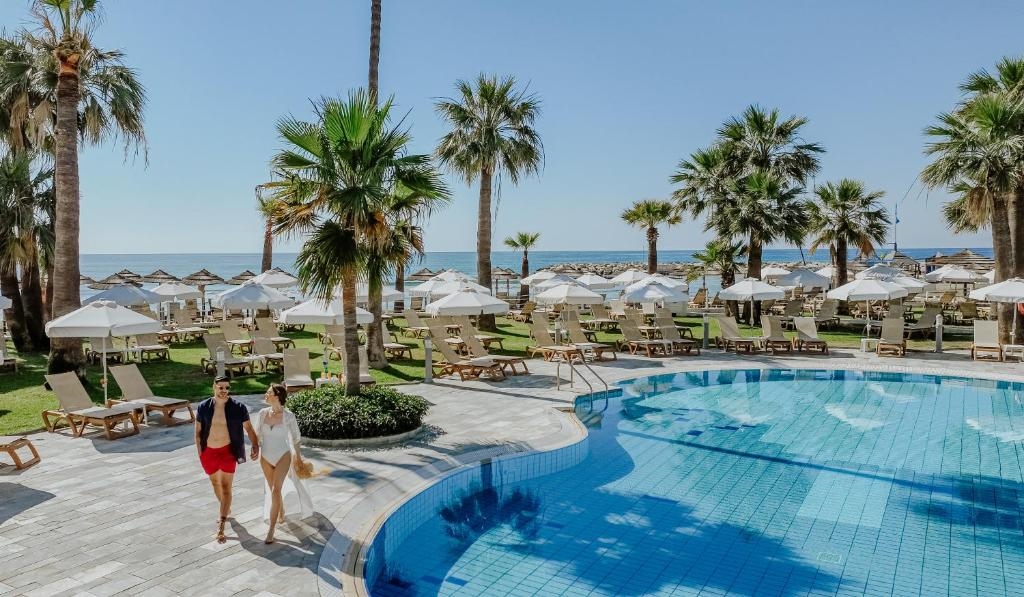 Golden Bay Beach hotel