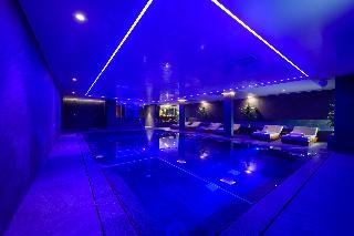 Ajax Hotel 4