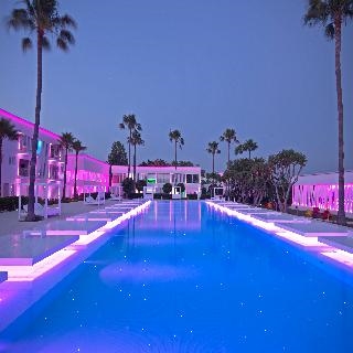 So White Club Resort 3