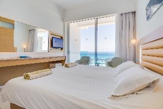 Vrissaki Beach Hotel