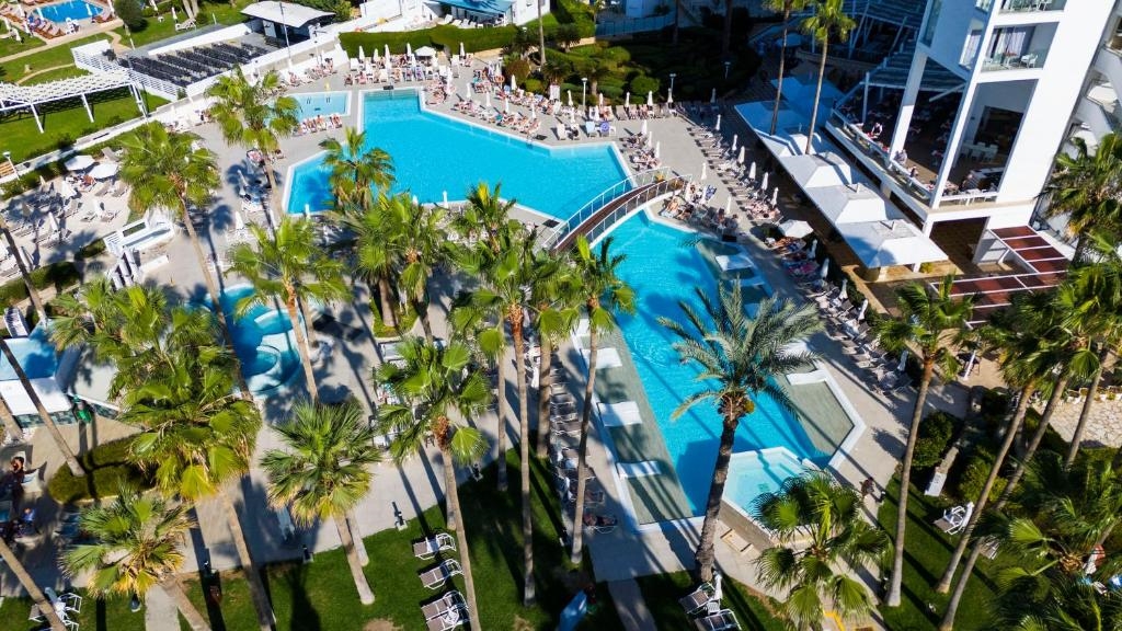 Leonardo Plaza Cypria Maris Beach Hotel & Spa 2