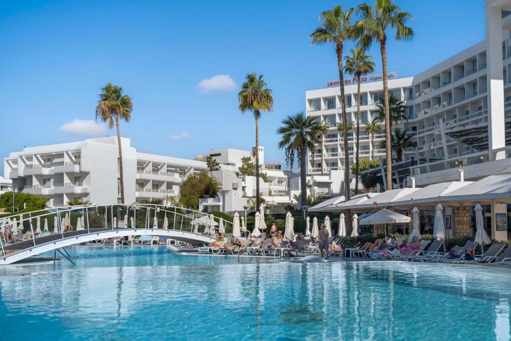 Leonardo Plaza Cypria Maris Beach Hotel & Spa 4