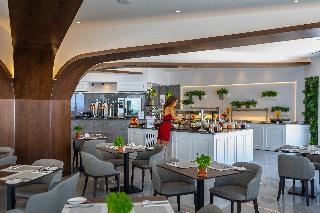 Leonardo Crystal Cove Hotel and Spa by the Sea 2