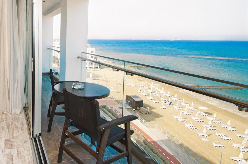 The Ciao Stelio Deluxe Hotel 3