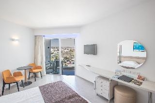 Vassos Nissi Plage Hotel & Spa 3