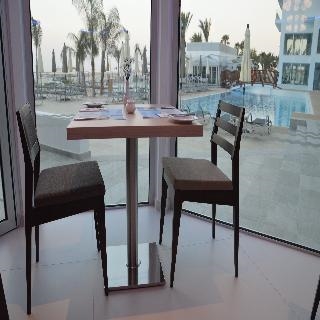 Vassos Nissi Plage Hotel & Spa 4