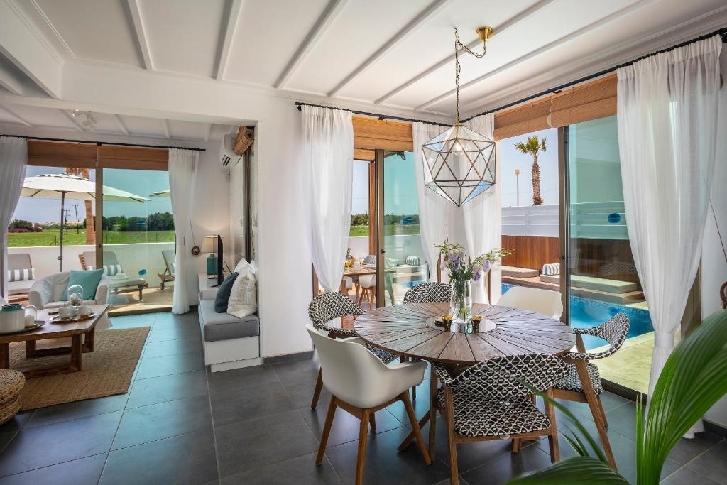 Chris Le Mare Luxury Villa 3