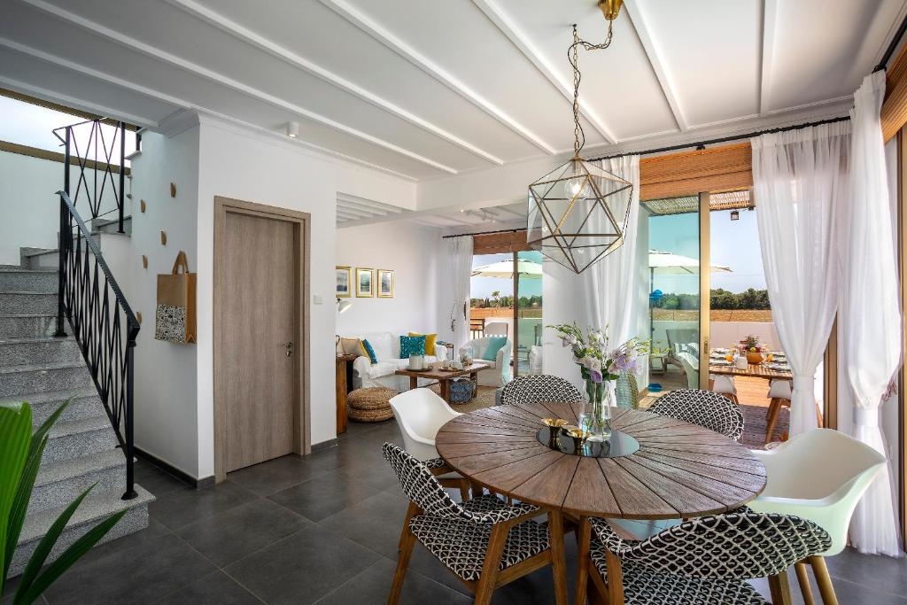 Chris Le Mare Luxury Villa 5