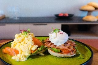 Hotel Indigo Larnaca - Adults Only 3
