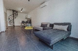 River View Boutiques Apts 4