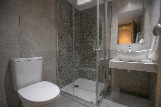 Bohemian Gardens Hotel 5