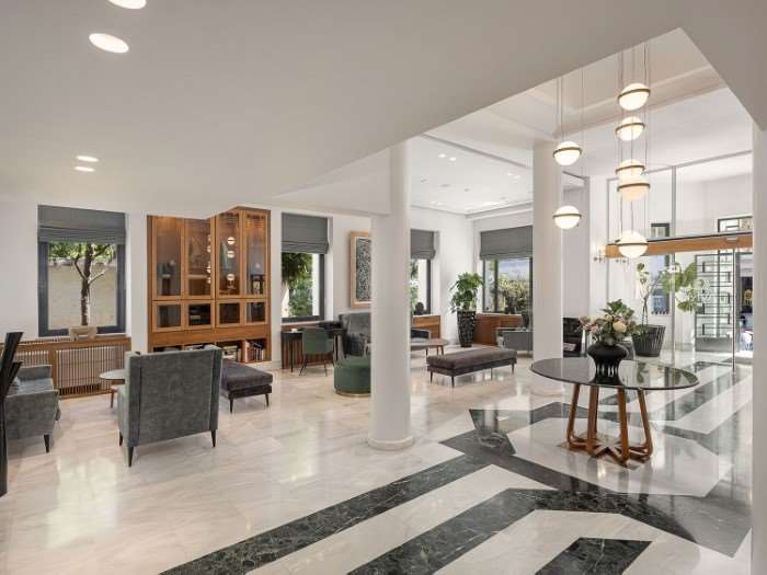 AVRA CITY HOTEL 4