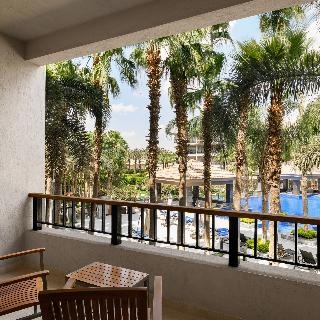 Dusit Thani LakeView Cairo 3