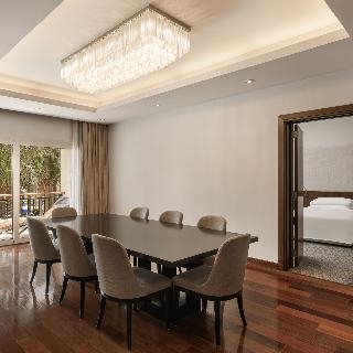 Dusit Thani LakeView Cairo 5