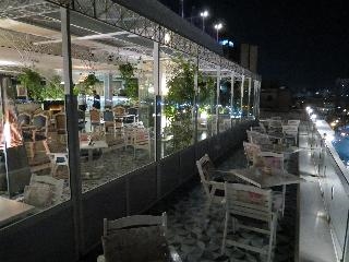 Paradise Inn Windsor Palace 4