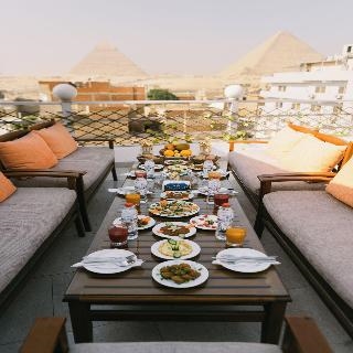 Jimmy Pyramids Hotel 3