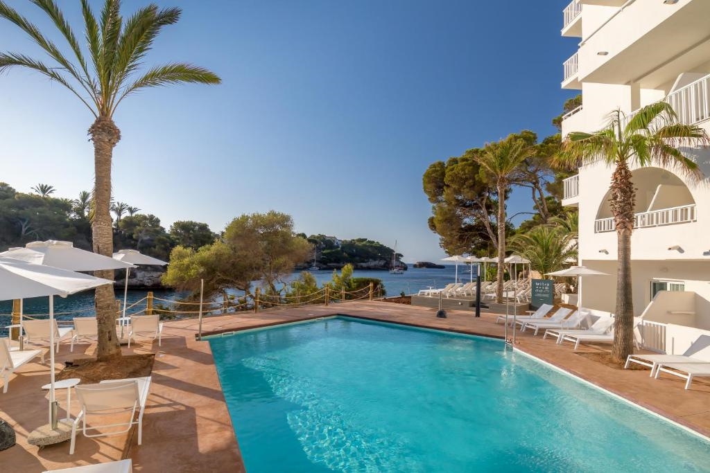 Barcelo Ponent Beach