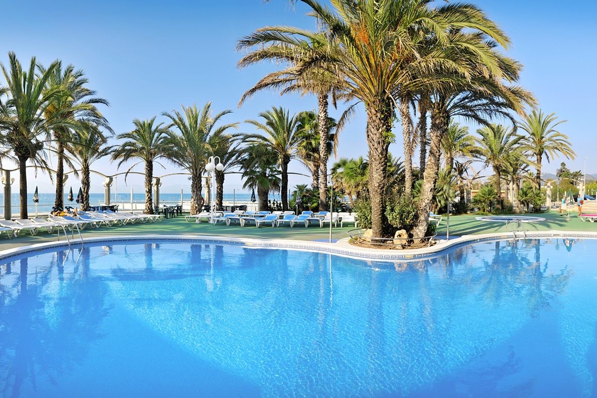 Caprici Beach Hotel & Spa