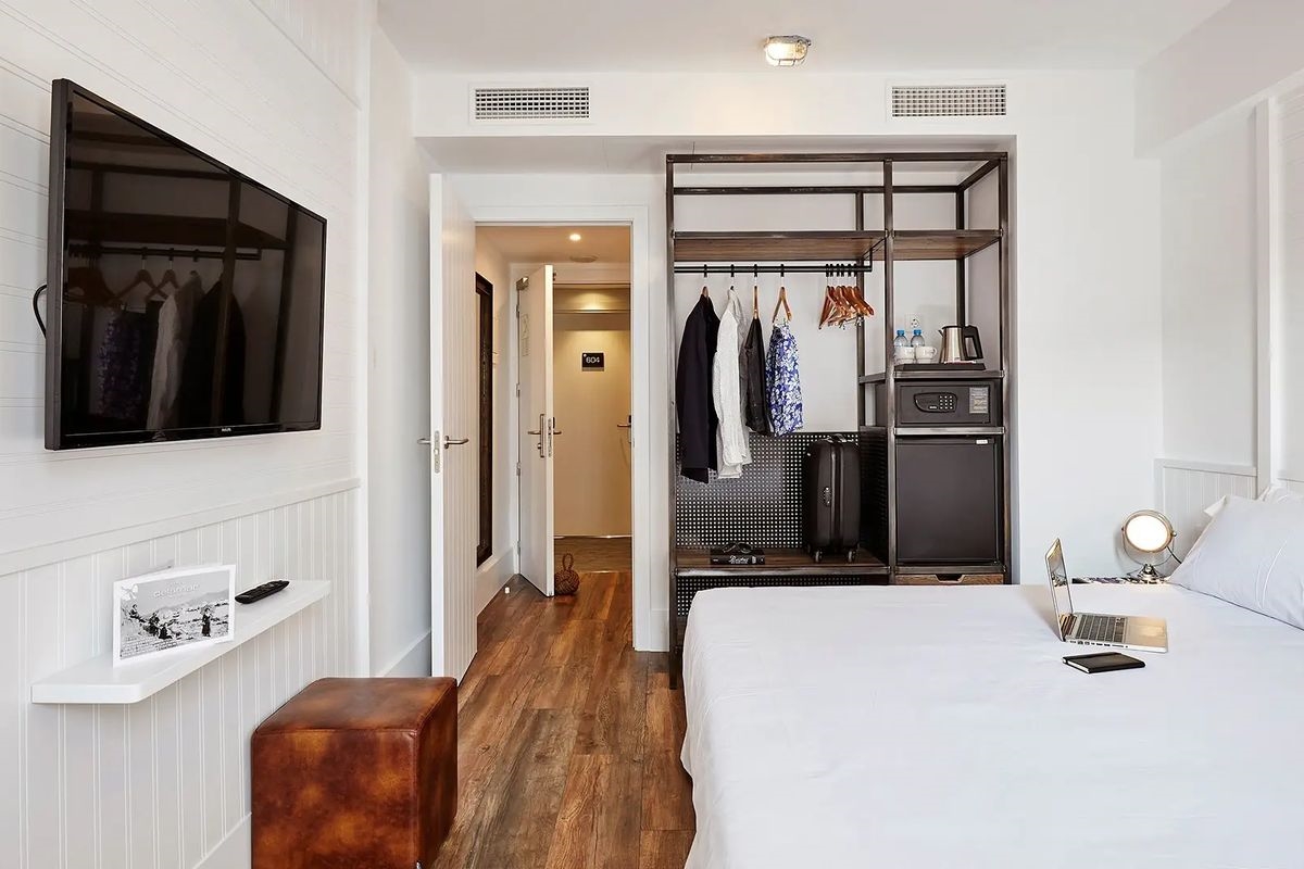 Delamar - Adults Only 5